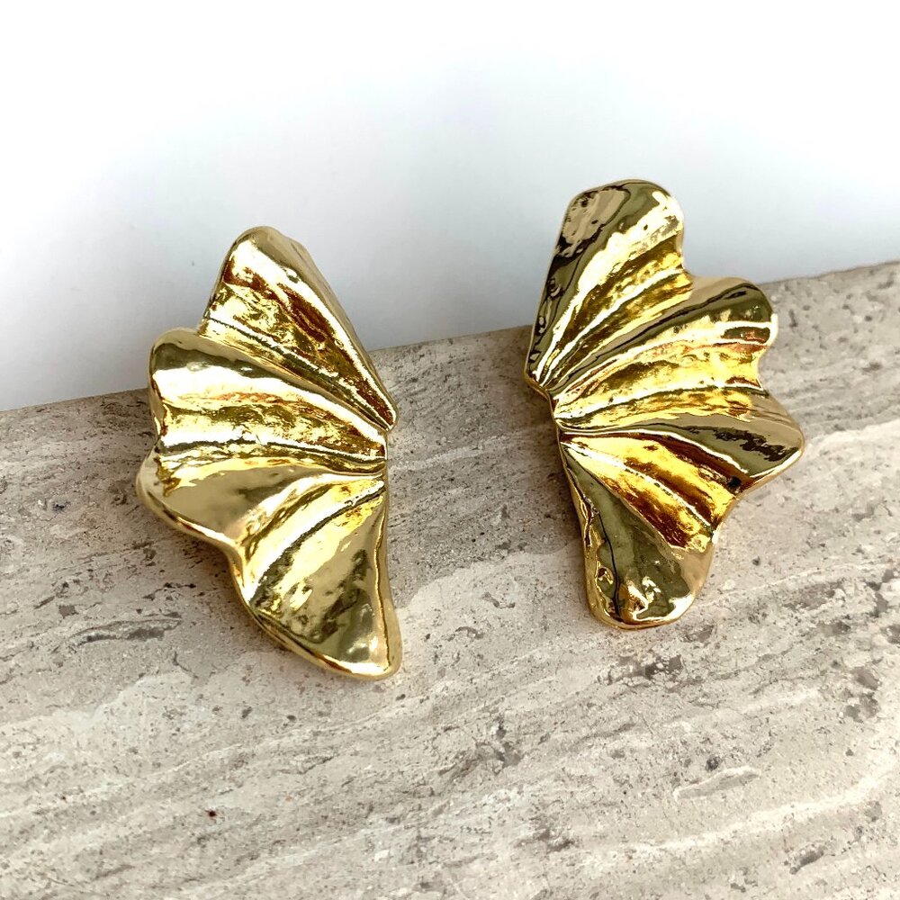 NEW~ Anthropologie Amber Sceats "Luca" Wavy Gold Wings Earrings - Picture 13 of 13
